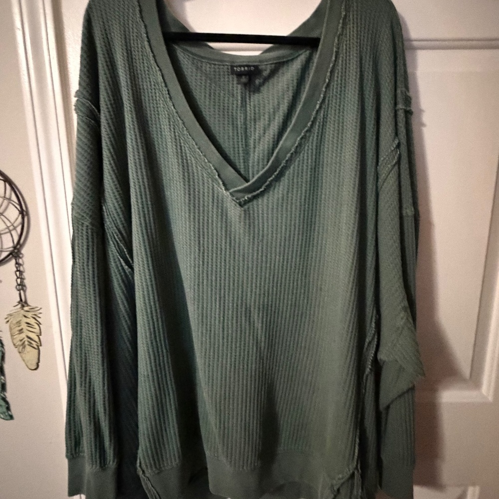 NWOT Torrid Revese Waffle VNeck Sweatshirt